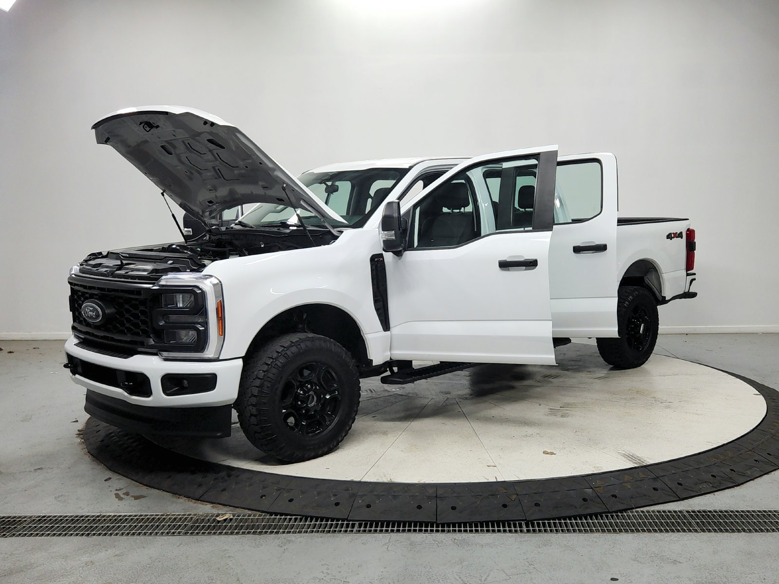 Used 2023 Ford F250 XL w/ STX Appearance Package AWD/4WD image 12