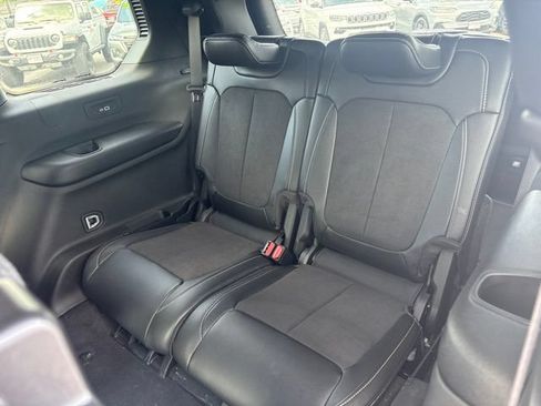Used 2024 Jeep Grand Cherokee L Altitude AWD/4WD image 12