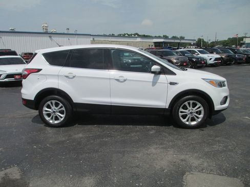 Used 2017 Ford Escape SE FWD image 5