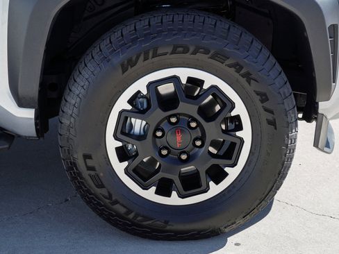 Certified 2025 Toyota 4Runner TRD Off-Road Premium AWD/4WD image 10