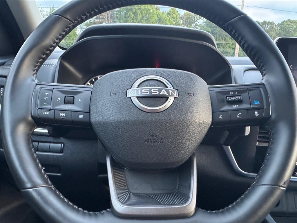 Certified 2025 Nissan Rogue SV FWD image 18