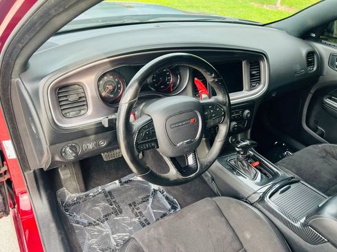 Used 2019 Dodge Charger R/T w/ Plus Group RWD image 11