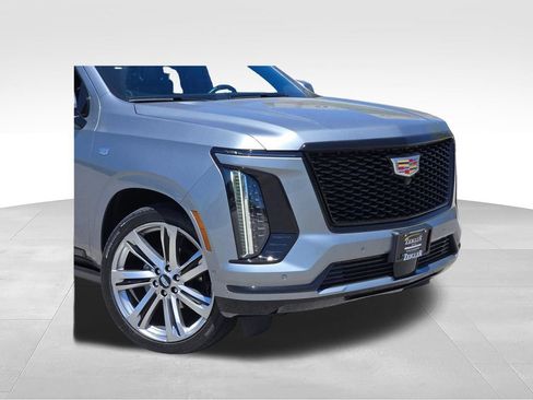 Used 2025 Cadillac Escalade Sport w/ Touring Package AWD/4WD image 2