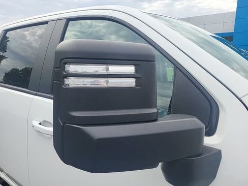 Used 2025 Chevrolet Silverado 2500 LT AWD/4WD image 3