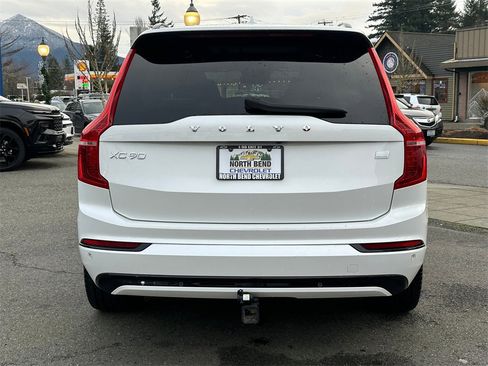 Used 2022 Volvo XC90 T8 R-Design w/ Advanced Package image 7