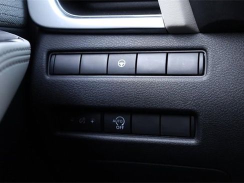 Certified 2023 Nissan Rogue SV image 18