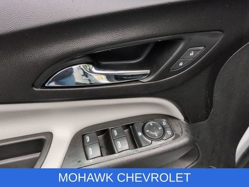 Used 2021 Chevrolet Equinox LS AWD/4WD image 24