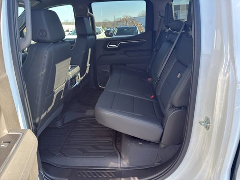 New 2026 GMC Sierra 1500 SLT w/ SLT Convenience Package image 19