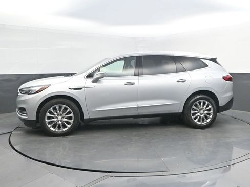 Used 2019 Buick Enclave Essence FWD image 2