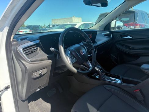 Used 2025 Buick Encore GX Preferred AWD/4WD image 33