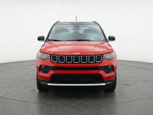 Used 2025 Jeep Compass Limited image 2