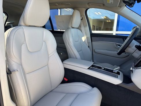 New 2026 Volvo XC90 T8 Ultra w/ Protection Package Premier image 15