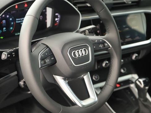 New 2025 Audi Q3 2.0T Premium image 16