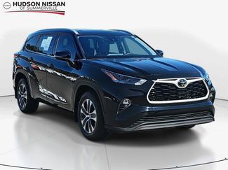 Used 2022 Toyota Highlander XLE 360° Tour