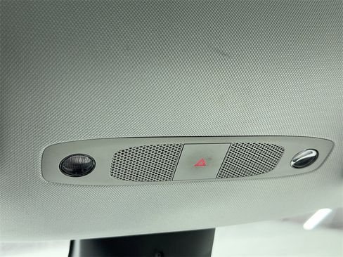 Used 2021 Tesla Model Y 2WD image 37