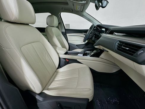 Used 2023 Audi e-tron Premium w/ Convenience Plus Package image 8