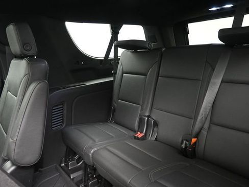 Used 2022 Chevrolet Suburban LT w/ LT Signature Plus Package image 20