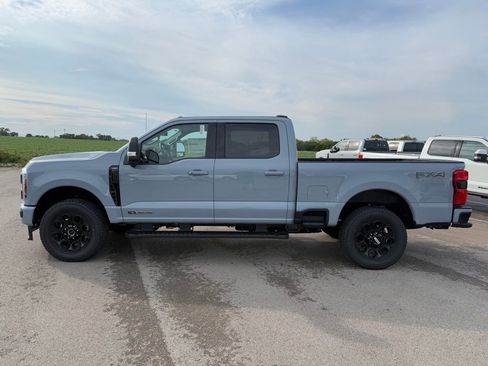 New 2026 Ford F250 Lariat w/ Black Appearance Package AWD/4WD image 40