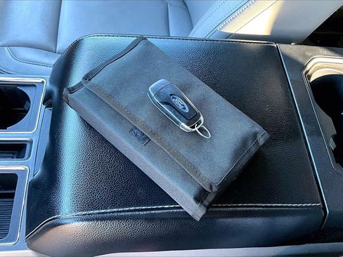 Used 2019 Ford F150 XLT w/ Equipment Group 302A Luxury image 33