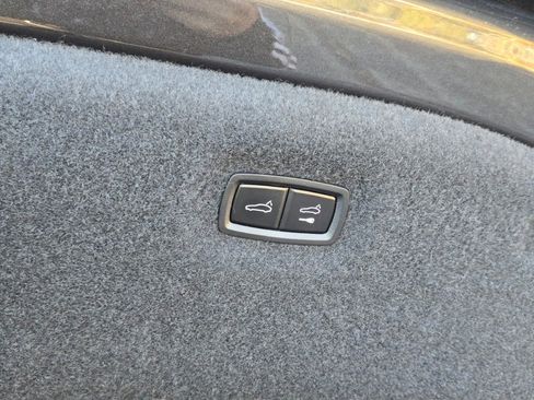 Used 2025 Porsche Taycan image 26