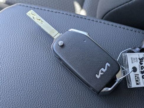 Used 2023 Kia Soul LX image 30