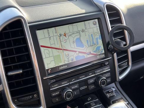 Used 2016 Porsche Cayenne image 26