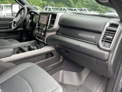 New 2026 RAM 3500 Big Horn AWD/4WD image 14