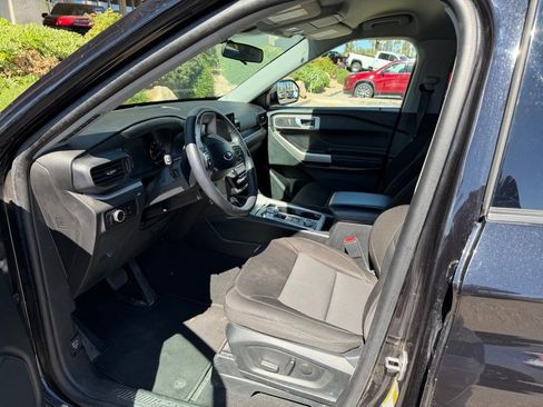 Used 2024 Ford Explorer XLT w/ Class IV Trailer Tow Package image 5