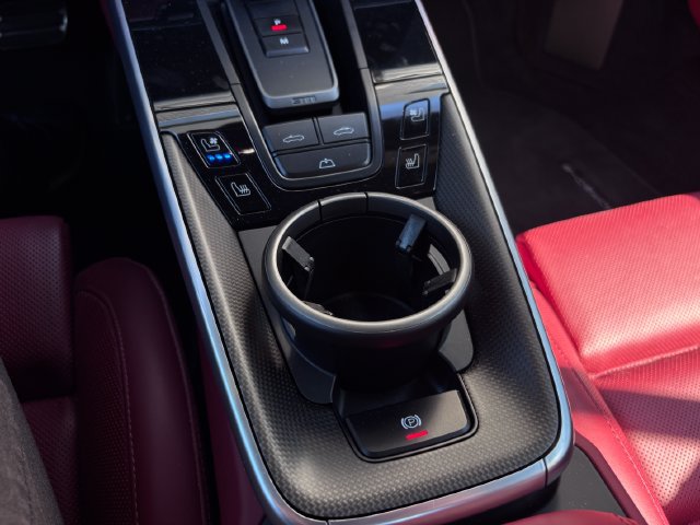Certified 2022 Porsche 911 Turbo S AWD/4WD image 22