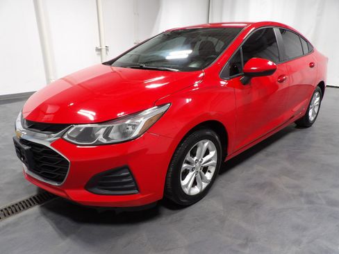 Used 2019 Chevrolet Cruze LS w/ LS Convenience Package image 4