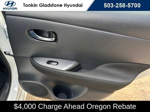 Used 2025 Nissan Leaf S FWD image 16
