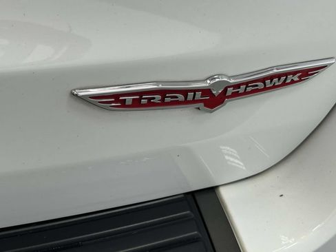 Used 2018 Jeep Grand Cherokee Trailhawk w/ Trailhawk Luxury Group AWD/4WD image 14