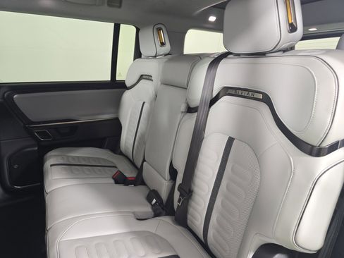 Used 2024 Rivian R1S Adventure AWD/4WD image 21