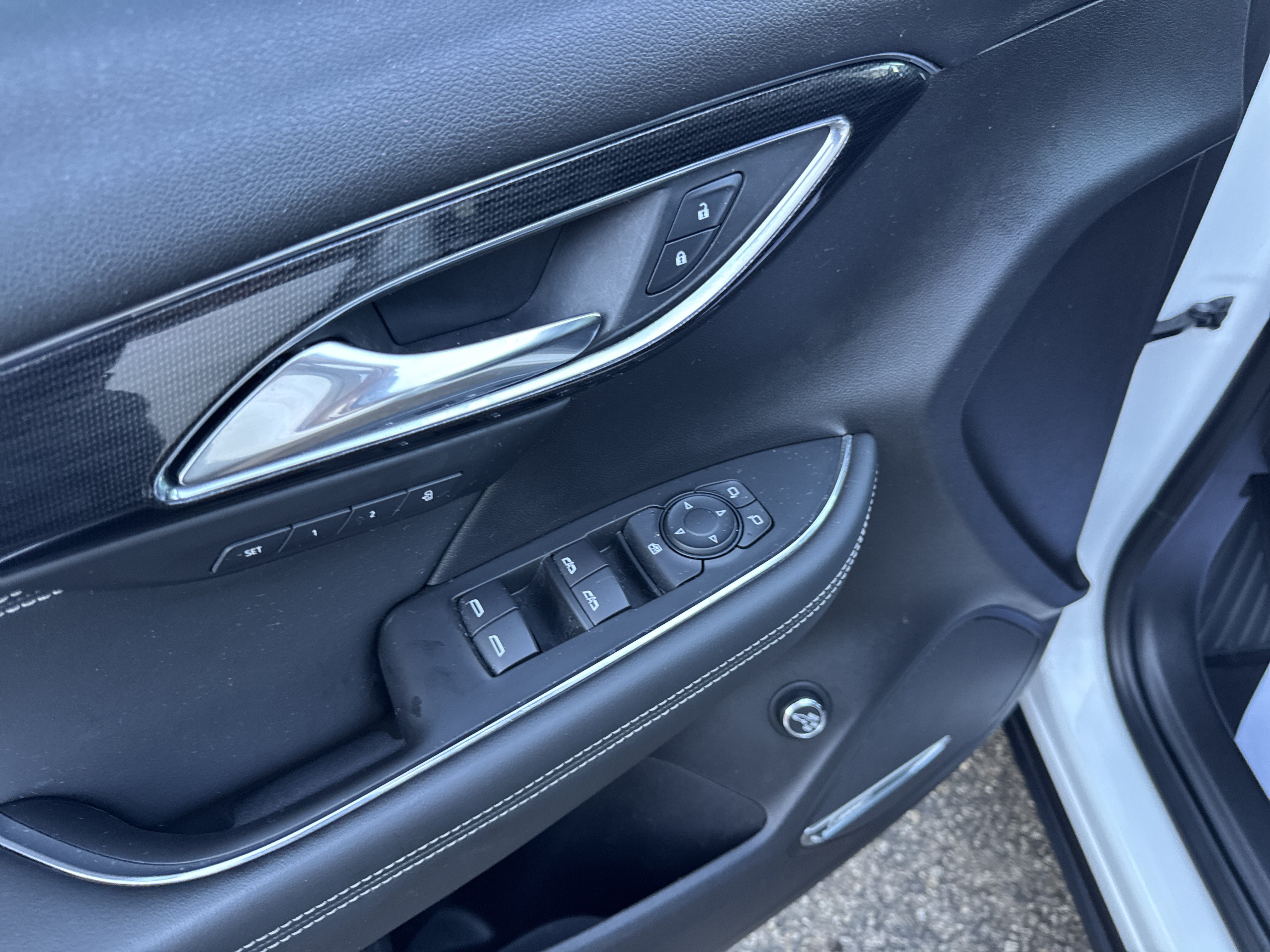 Used 2022 Buick Envision Essence w/ Technology Package II FWD image 19