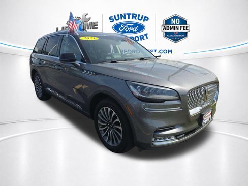 Used 2021 Lincoln Aviator Reserve w/ Equipment Group 201A AWD/4WD image 2
