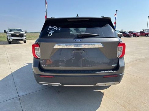 Used 2020 Ford Explorer XLT w/ Equipment Group 202A AWD/4WD image 4