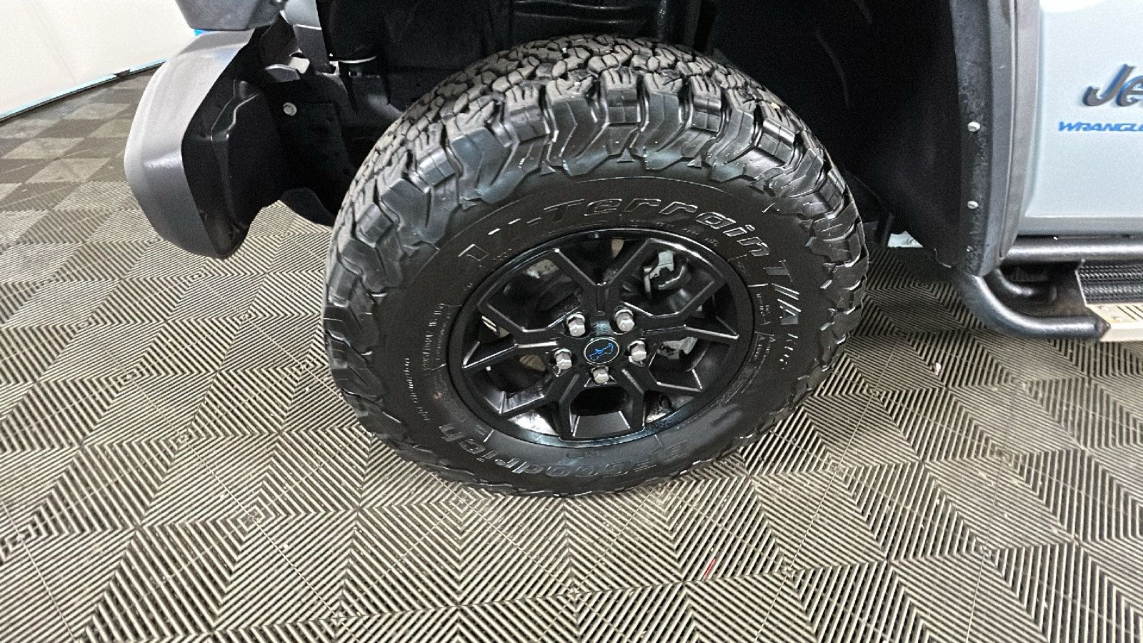 Used 2024 Jeep Wrangler Unlimited AWD/4WD image 10