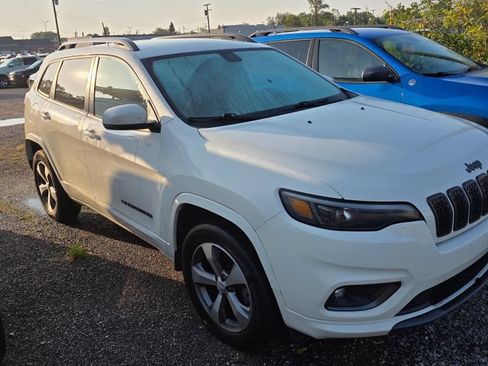 Used 2019 Jeep Cherokee High Altitude AWD/4WD image 3