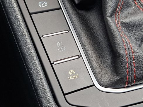 Used 2025 Volkswagen Jetta GLI Autobahn FWD image 25