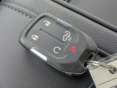 Used 2019 Chevrolet Silverado 1500 High Country w/ Z71 Off-Road Package image 34