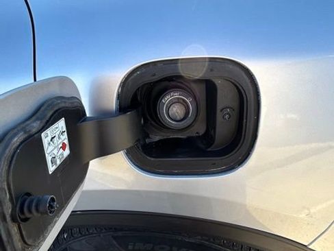 Used 2020 Ford Escape SE image 21