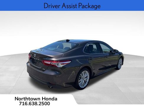 Used 2018 Toyota Camry XLE w/ Audio Package FWD image 5