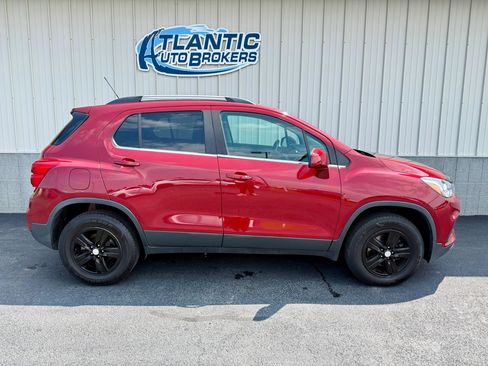 Used 2019 Chevrolet Trax LT AWD/4WD image 2
