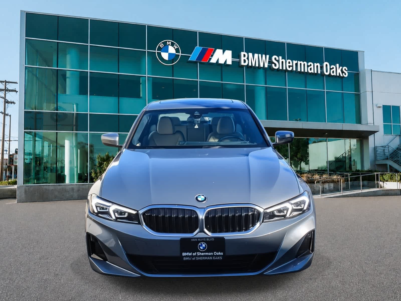 Used 2026 BMW 330i Sedan w/ Premium Package RWD image 4