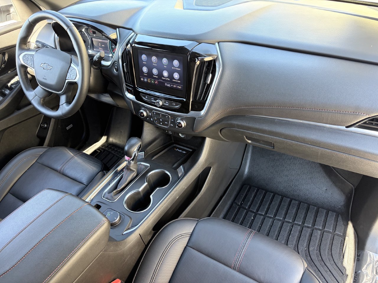 Used 2022 Chevrolet Traverse RS FWD image 12
