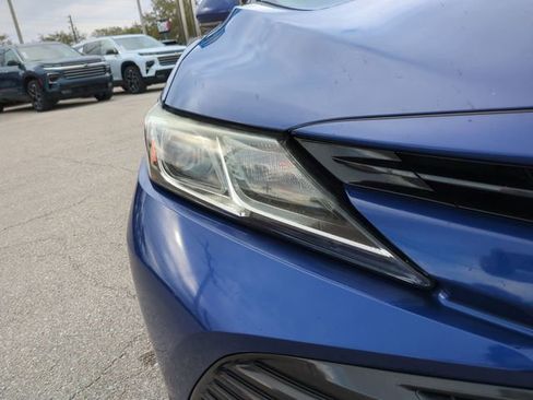 Used 2018 Toyota Camry LE image 9
