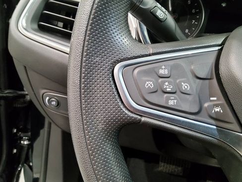 Used 2023 Chevrolet Equinox LT image 28