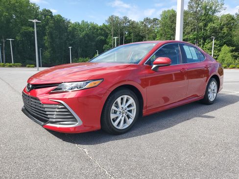 Certified 2024 Toyota Camry LE FWD image 3