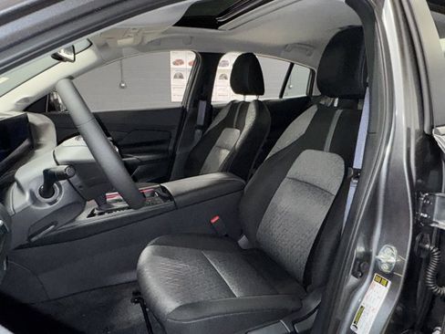New 2026 Nissan Sentra SV w/ SV Convenience Package FWD image 24