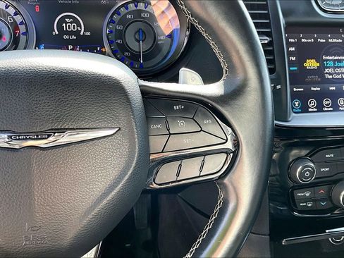 Used 2017 Chrysler 300 S AWD/4WD image 16